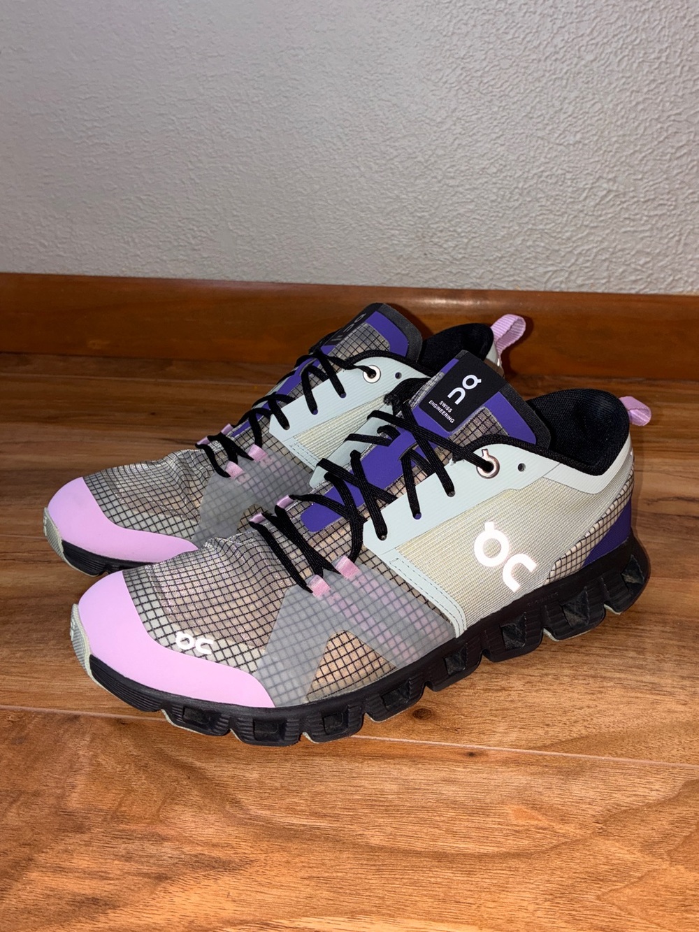 On Cloud X Shift Women’s Surf/Vapor pink/purple Athletic Running Shoe - size 8